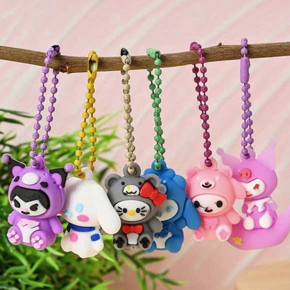 NEW 24 pc Sanrio Mystery box Collectible Keychain Lot in Display Box NWTD - Picture 9 of 10